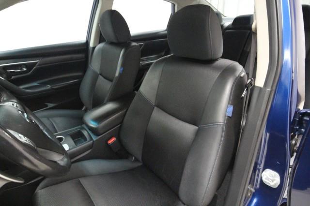 Used Nissan Altima 2.5 SR w/ rearCam 2016 | Car Revolution. Maple Shade, New Jersey Used Nissan Altima 2.5 SR w/ rearCam 2016 | Car Revolution. Maple Shade, New Jersey