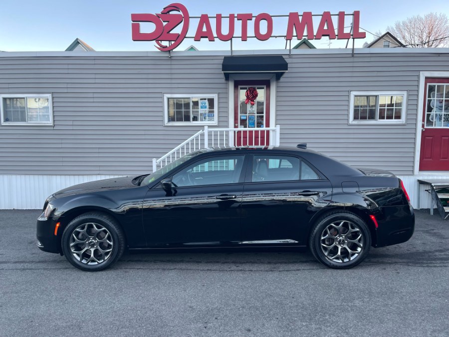 Used Chrysler 300 4dr Sdn 300S Alloy Edition AWD 2016 | DZ Automall. Paterson, New Jersey