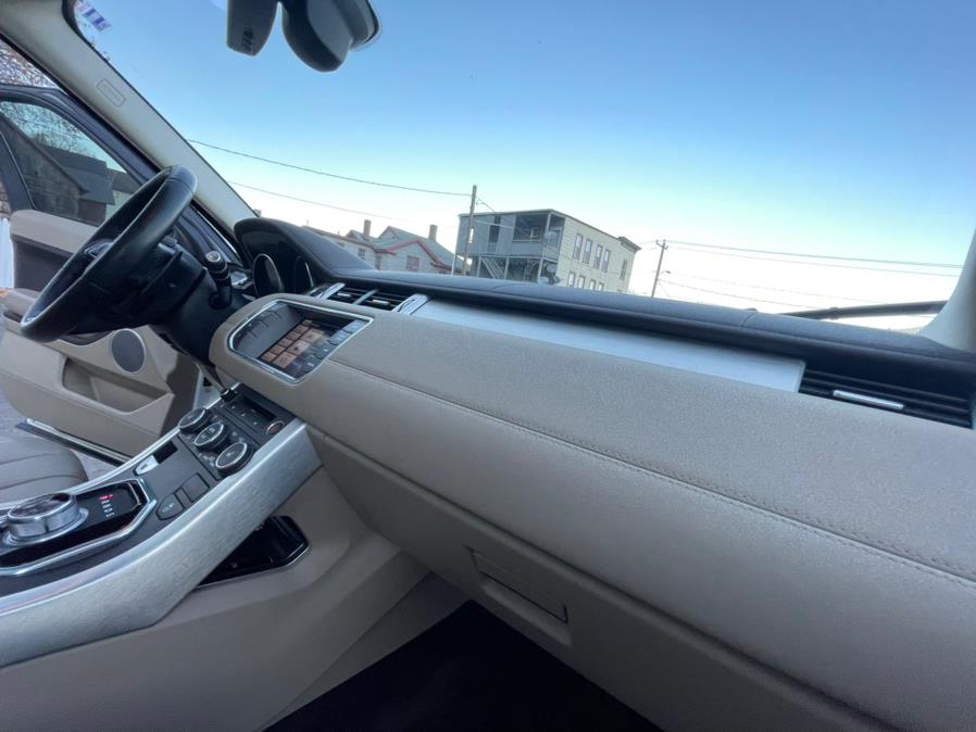 Used Land Rover Range Rover Evoque 5dr HB Pure Premium 2013 | Auto Match LLC. Waterbury, Connecticut Used Land Rover Range Rover Evoque 5dr HB Pure Premium 2013 | Auto Match LLC. Waterbury, Connecticut