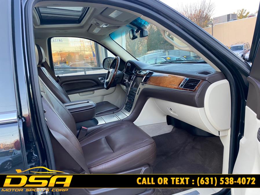 Used Cadillac Escalade ESV AWD 4dr Platinum Edition 2011 | DSA Motor Sports Corp. Commack, New York