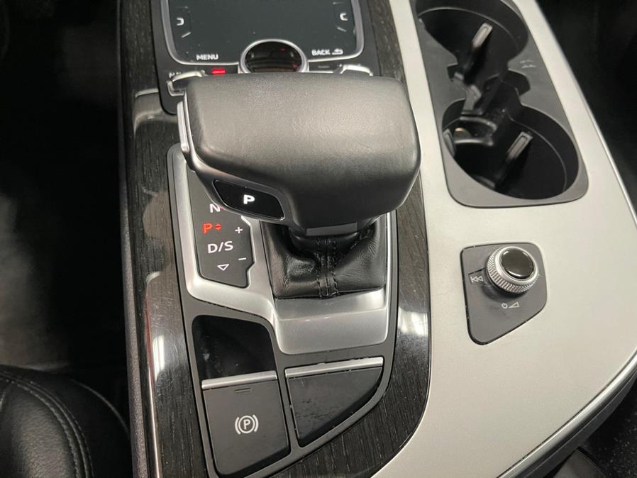 2018 Audi Q7 2.0 TFSI Premium Plus, available for sale in Inwood, New York | 5 Towns Drive. Inwood, New York 2018 Audi Q7 2.0 TFSI Premium Plus, available for sale in Inwood, New York | 5 Towns Drive. Inwood, New York