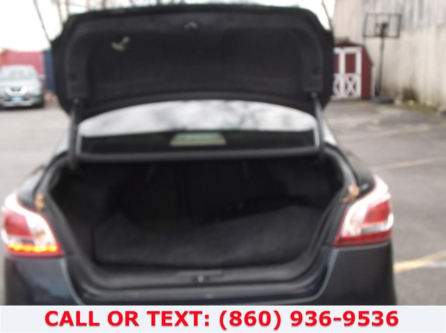 Used Nissan Altima 4dr Sdn I4 2.5 S 2013 | Lee Motors Sales Inc. Hartford, Connecticut Used Nissan Altima 4dr Sdn I4 2.5 S 2013 | Lee Motors Sales Inc. Hartford, Connecticut