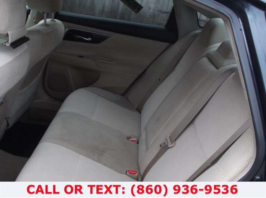Used Nissan Altima 4dr Sdn I4 2.5 S 2013 | Lee Motors Sales Inc. Hartford, Connecticut Used Nissan Altima 4dr Sdn I4 2.5 S 2013 | Lee Motors Sales Inc. Hartford, Connecticut