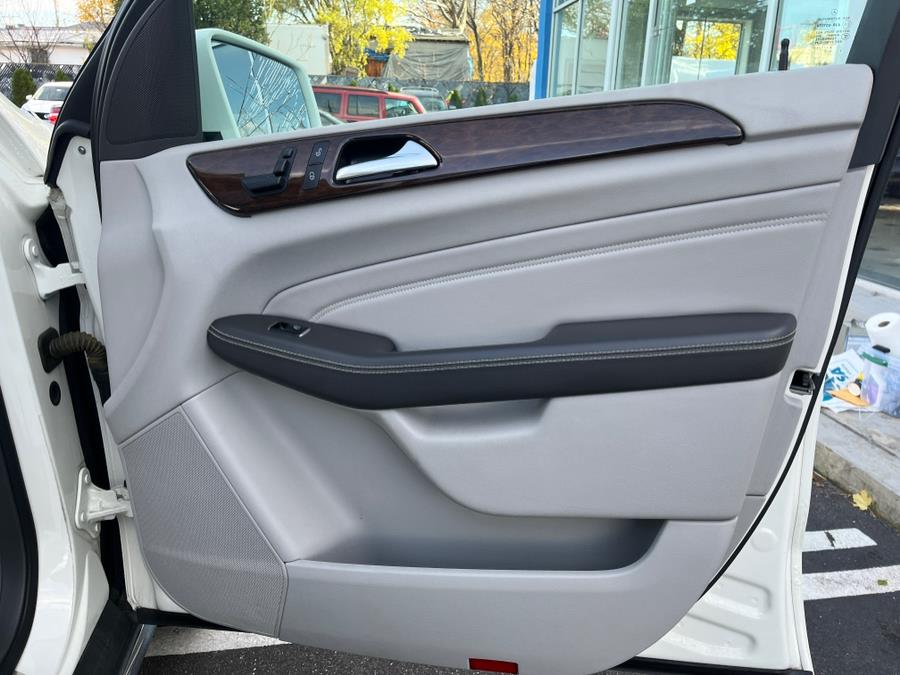 2013 Mercedes-Benz M-Class 4MATIC 4dr ML350, available for sale in Rosedale, New York | Sunrise Auto Sales. Rosedale, New York 2013 Mercedes-Benz M-Class 4MATIC 4dr ML350, available for sale in Rosedale, New York | Sunrise Auto Sales. Rosedale, New York