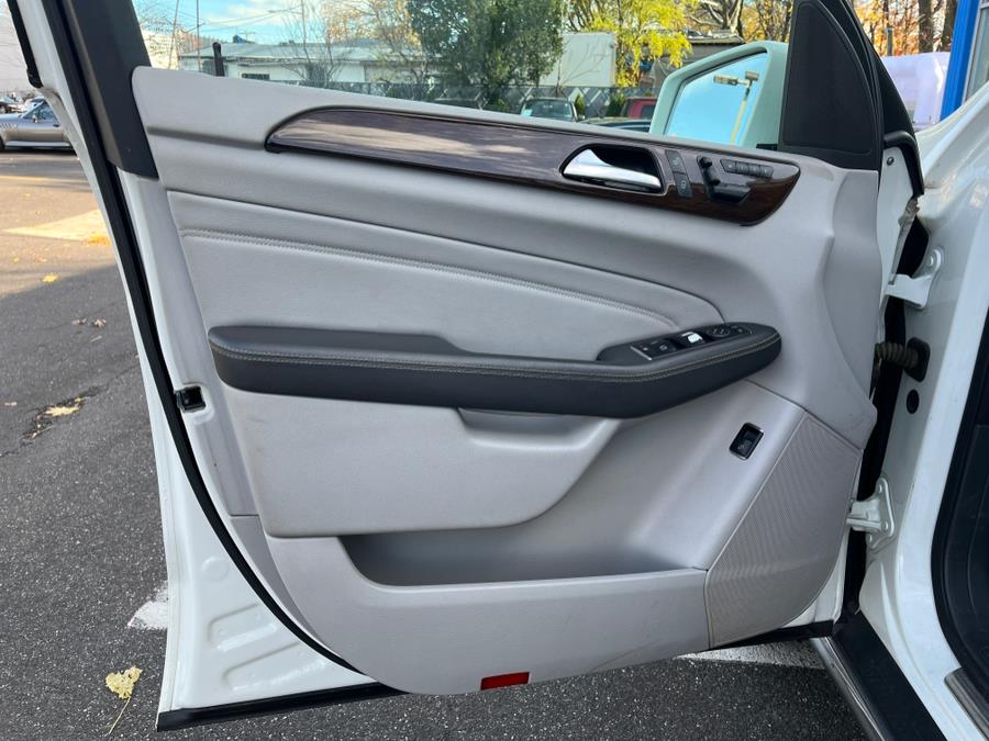 2013 Mercedes-Benz M-Class 4MATIC 4dr ML350, available for sale in Rosedale, New York | Sunrise Auto Sales. Rosedale, New York 2013 Mercedes-Benz M-Class 4MATIC 4dr ML350, available for sale in Rosedale, New York | Sunrise Auto Sales. Rosedale, New York