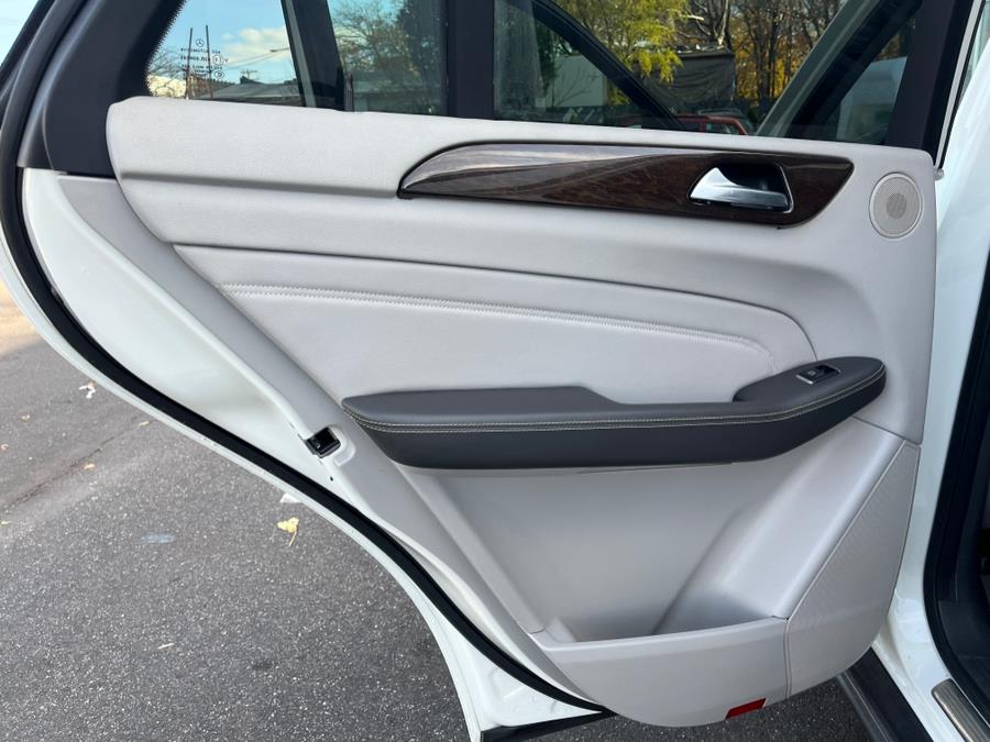 2013 Mercedes-Benz M-Class 4MATIC 4dr ML350, available for sale in Rosedale, New York | Sunrise Auto Sales. Rosedale, New York 2013 Mercedes-Benz M-Class 4MATIC 4dr ML350, available for sale in Rosedale, New York | Sunrise Auto Sales. Rosedale, New York