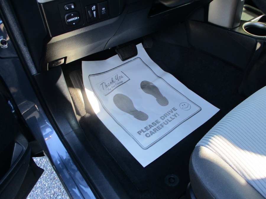 Used Toyota RAV4 AWD 4dr LE (Natl) 2014 | South Shore Auto Brokers & Sales. Massapequa, New York Used Toyota RAV4 AWD 4dr LE (Natl) 2014 | South Shore Auto Brokers & Sales. Massapequa, New York