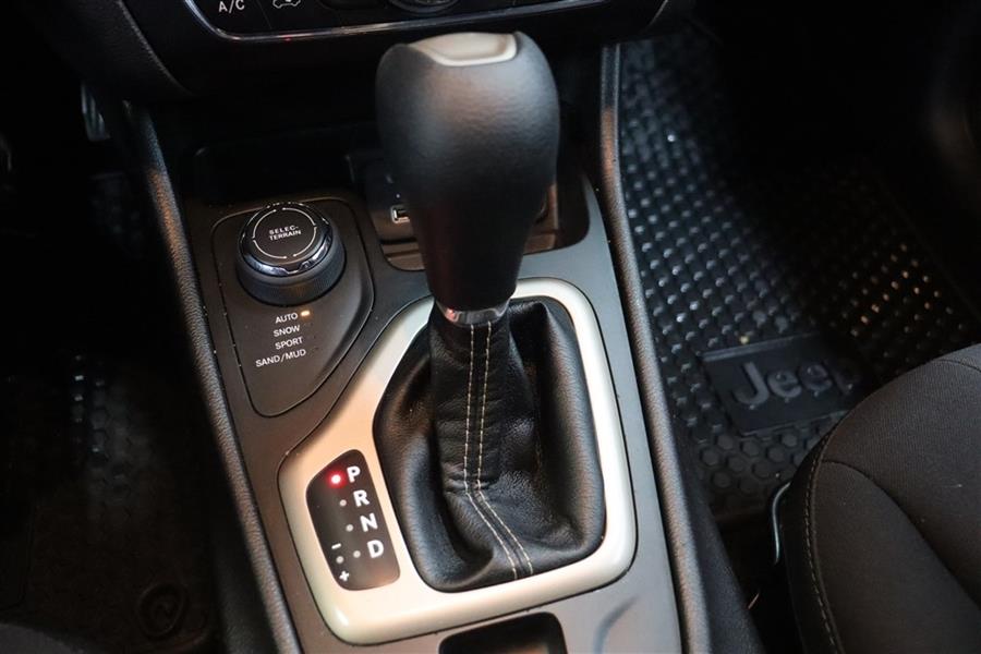 2017 Jeep Cherokee LATITUDE, available for sale in Paterson, New Jersey | Fast Track Motors. Paterson, New Jersey 2017 Jeep Cherokee LATITUDE, available for sale in Paterson, New Jersey | Fast Track Motors. Paterson, New Jersey
