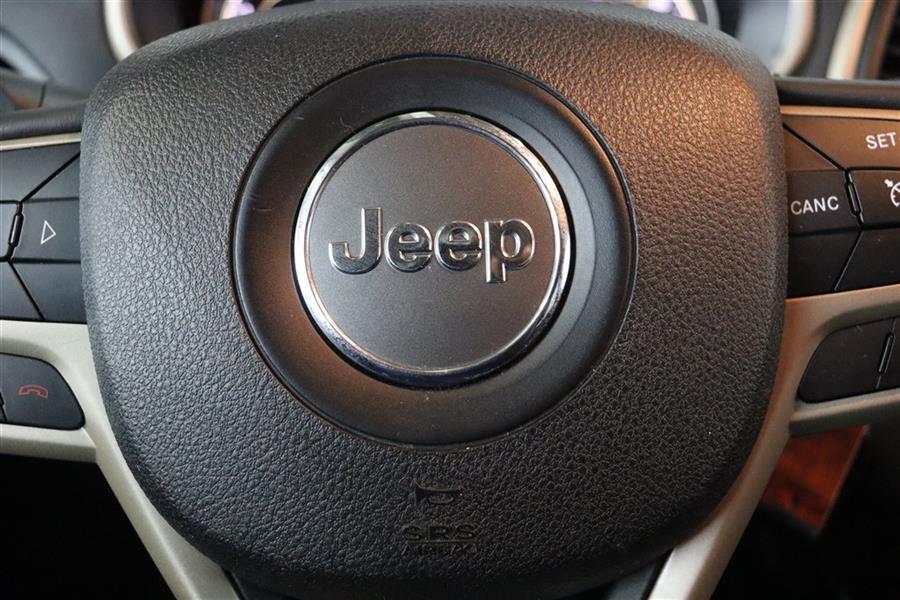 2017 Jeep Cherokee LATITUDE, available for sale in Paterson, New Jersey | Fast Track Motors. Paterson, New Jersey 2017 Jeep Cherokee LATITUDE, available for sale in Paterson, New Jersey | Fast Track Motors. Paterson, New Jersey