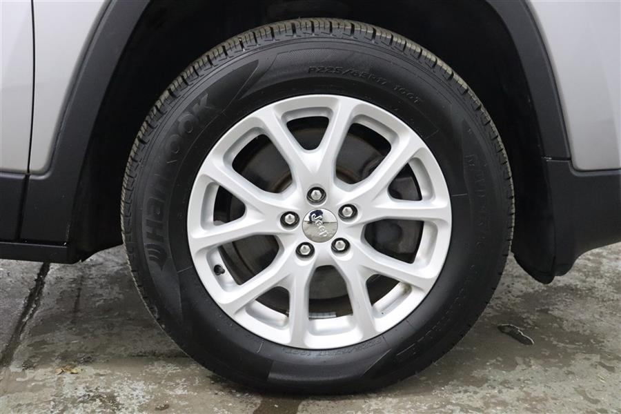 2017 Jeep Cherokee LATITUDE, available for sale in Paterson, New Jersey | Fast Track Motors. Paterson, New Jersey 2017 Jeep Cherokee LATITUDE, available for sale in Paterson, New Jersey | Fast Track Motors. Paterson, New Jersey