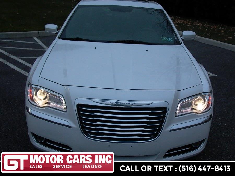 2013 Chrysler 300 4dr Sdn RWD, available for sale in Bellmore, NY