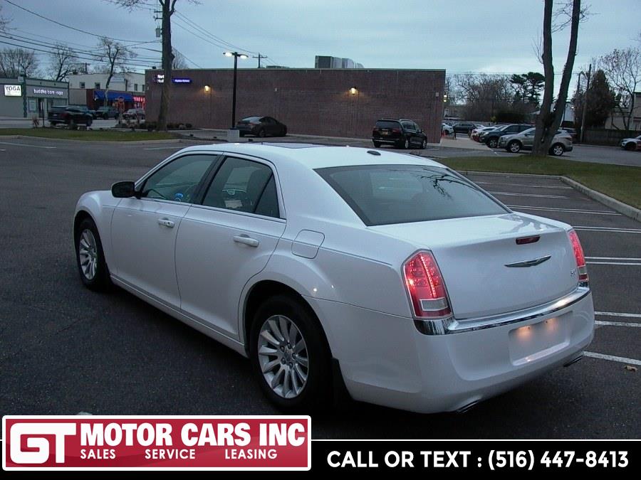 2013 Chrysler 300 4dr Sdn RWD, available for sale in Bellmore, NY