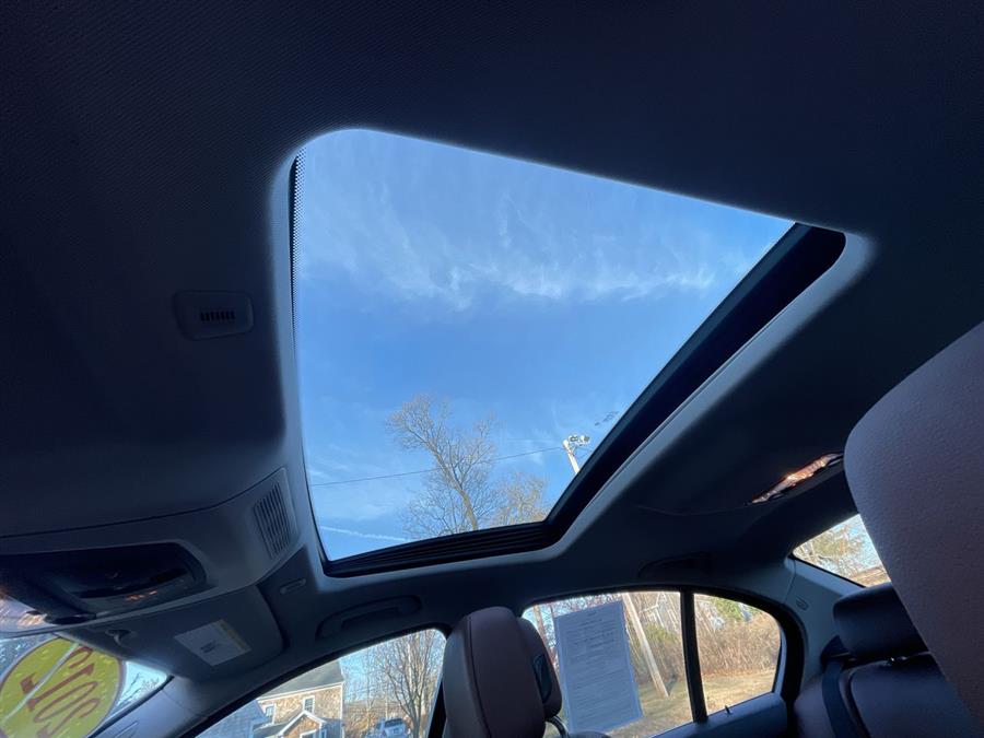 2012 BMW 5 Series 4dr Sdn 535i xDrive AWD, available for sale in Stratford, Connecticut | Wiz Leasing Inc. Stratford, Connecticut 2012 BMW 5 Series 4dr Sdn 535i xDrive AWD, available for sale in Stratford, Connecticut | Wiz Leasing Inc. Stratford, Connecticut