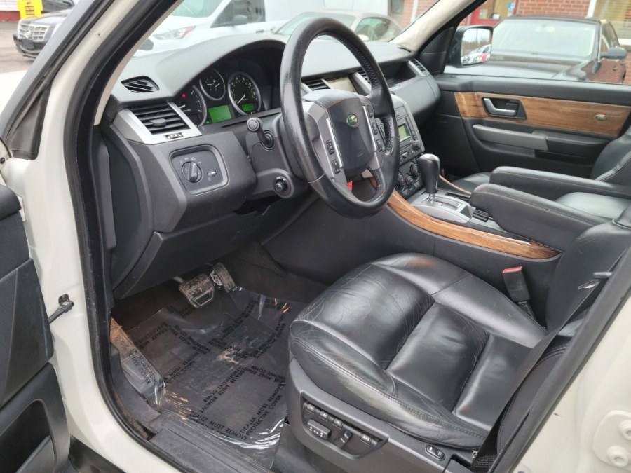 2008 Land Rover Range Rover Sport 4WD 4dr HSE, available for sale in East Windsor, Connecticut | Toro Auto. East Windsor, Connecticut 2008 Land Rover Range Rover Sport 4WD 4dr HSE, available for sale in East Windsor, Connecticut | Toro Auto. East Windsor, Connecticut