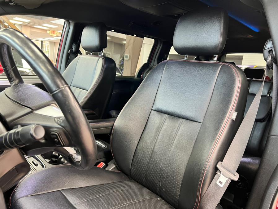 Used Dodge Grand Caravan GT Wagon 2018 | Power Motors East. Massapequa Park, New York Used Dodge Grand Caravan GT Wagon 2018 | Power Motors East. Massapequa Park, New York