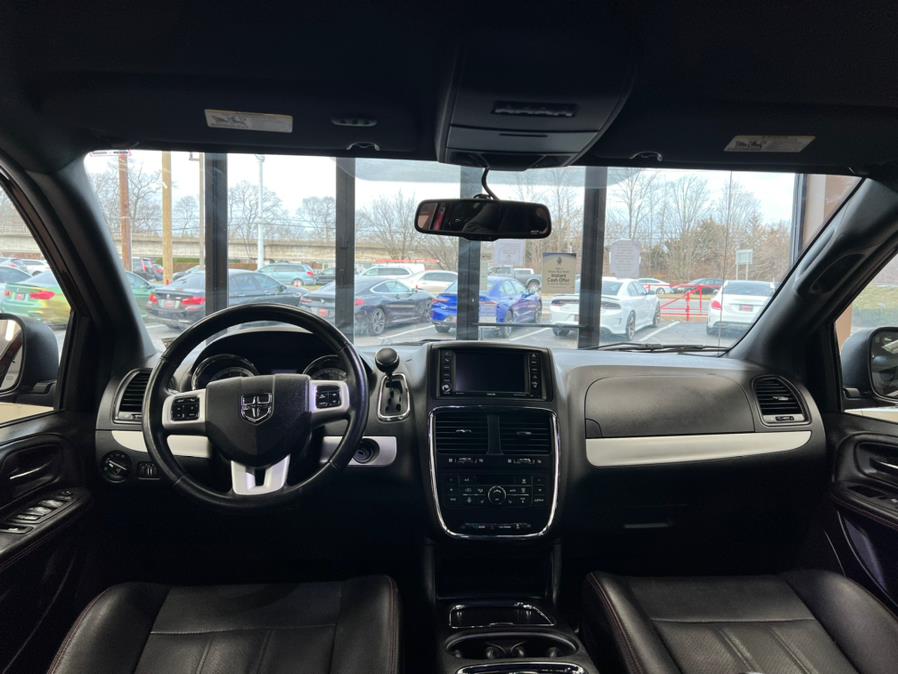 Used Dodge Grand Caravan GT Wagon 2018 | Power Motors East. Massapequa Park, New York Used Dodge Grand Caravan GT Wagon 2018 | Power Motors East. Massapequa Park, New York