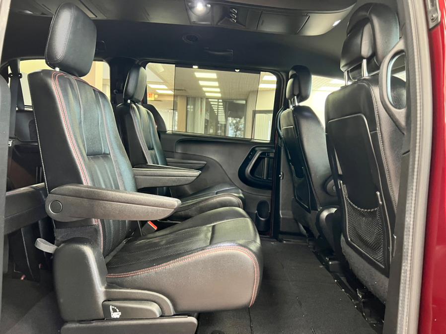Used Dodge Grand Caravan GT Wagon 2018 | Power Motors East. Massapequa Park, New York Used Dodge Grand Caravan GT Wagon 2018 | Power Motors East. Massapequa Park, New York