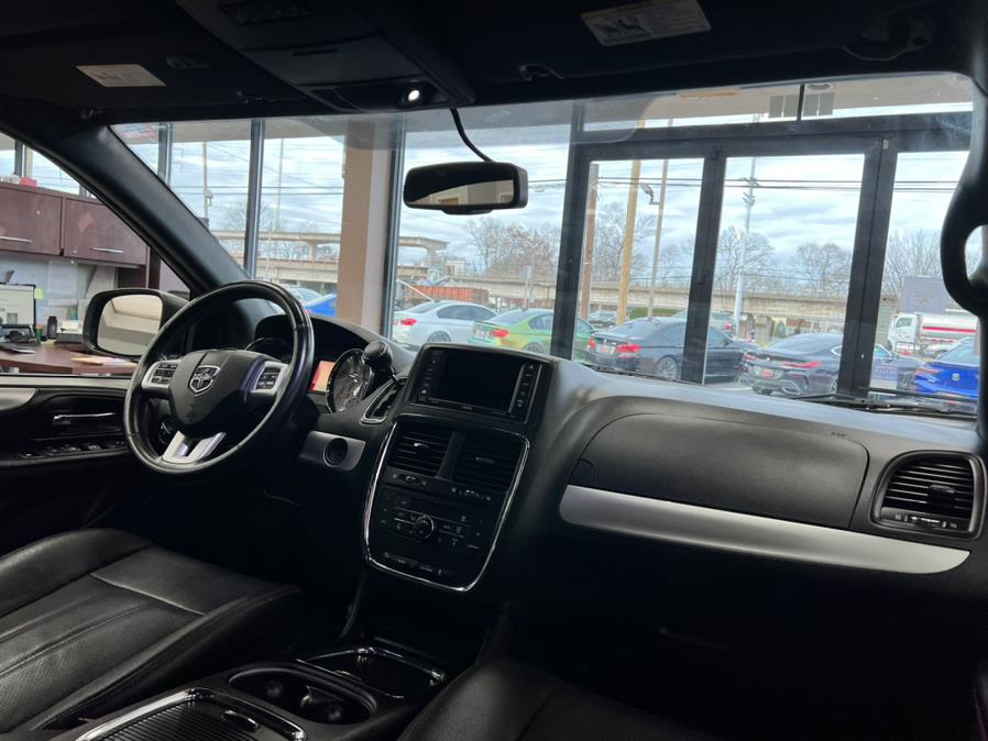 Used Dodge Grand Caravan GT Wagon 2018 | Power Motors East. Massapequa Park, New York Used Dodge Grand Caravan GT Wagon 2018 | Power Motors East. Massapequa Park, New York