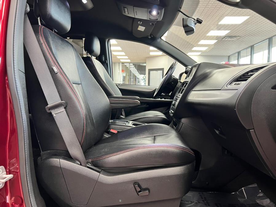 Used Dodge Grand Caravan GT Wagon 2018 | Power Motors East. Massapequa Park, New York Used Dodge Grand Caravan GT Wagon 2018 | Power Motors East. Massapequa Park, New York