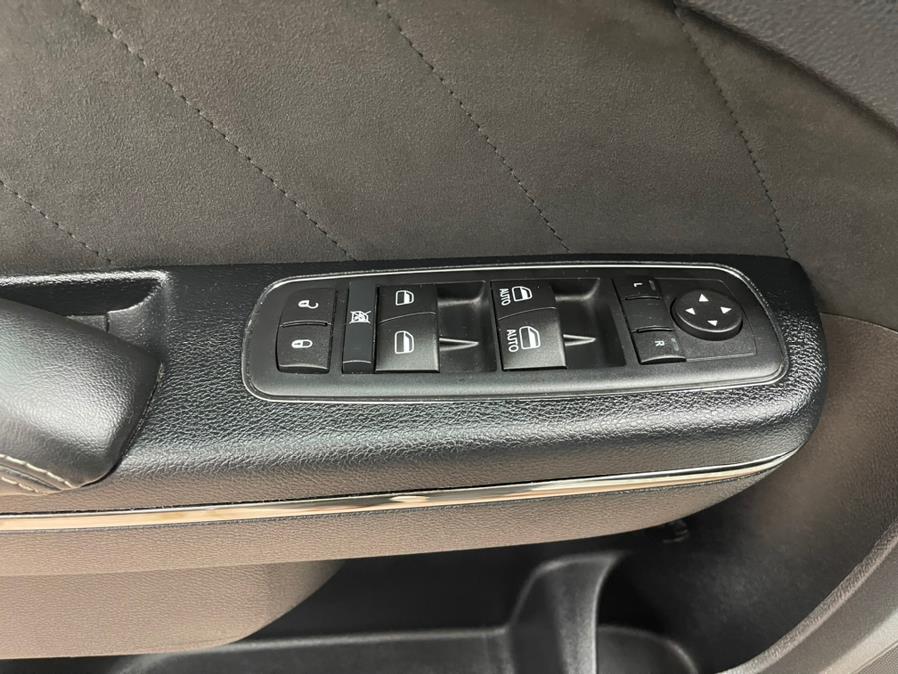 Used Dodge Charger 4dr Sdn SRT Hellcat RWD 2015 | Power Motors East. Massapequa Park, New York Used Dodge Charger 4dr Sdn SRT Hellcat RWD 2015 | Power Motors East. Massapequa Park, New York