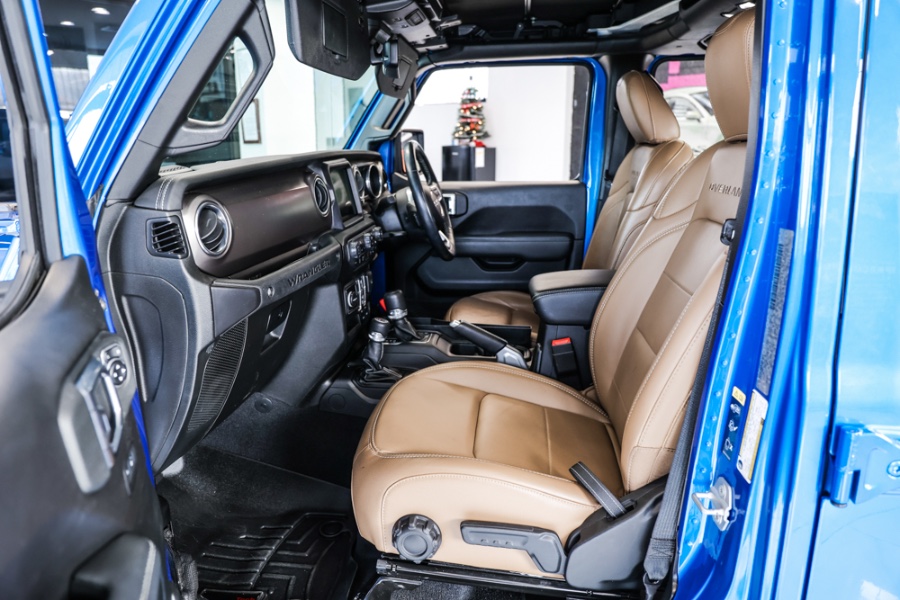 Used Jeep Gladiator Overland 4x4 2020 | 26 Motors Long Island. ELMONT, New York Used Jeep Gladiator Overland 4x4 2020 | 26 Motors Long Island. ELMONT, New York