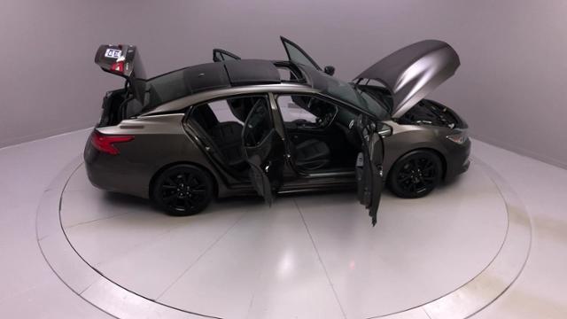 2016 Nissan Maxima 4dr Sdn 3.5 Platinum, available for sale in Naugatuck, Connecticut | J&M Automotive Sls&Svc LLC. Naugatuck, Connecticut 2016 Nissan Maxima 4dr Sdn 3.5 Platinum, available for sale in Naugatuck, Connecticut | J&M Automotive Sls&Svc LLC. Naugatuck, Connecticut