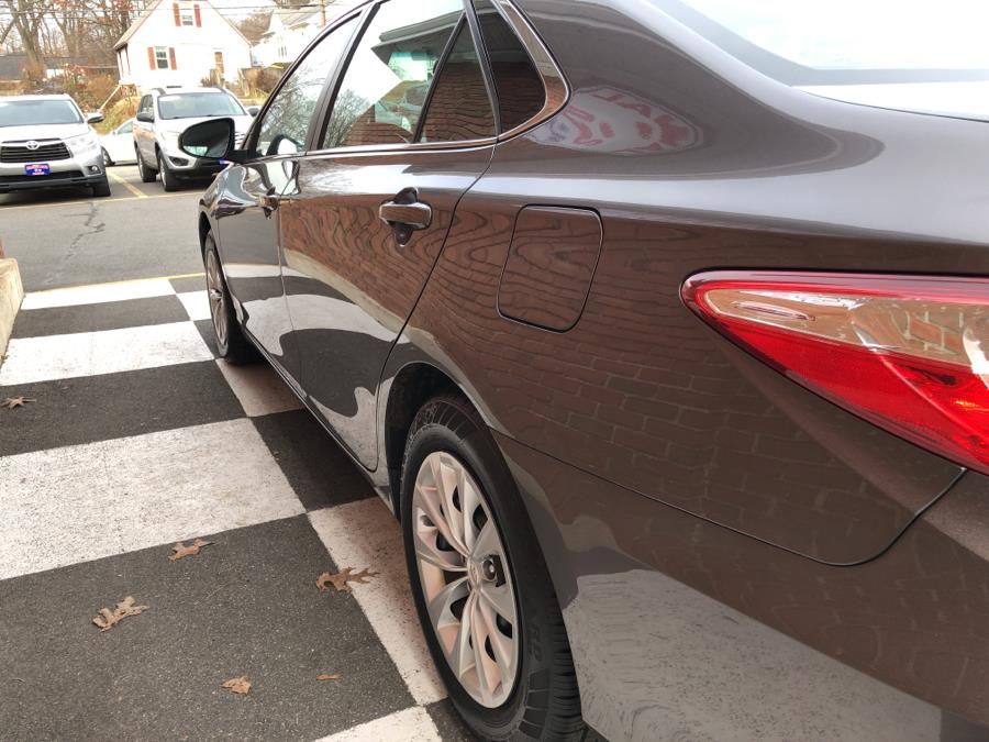 2016 Toyota Camry 4dr Sedan Auto LE, available for sale in Waterbury, Connecticut | National Auto Brokers, Inc.. Waterbury, Connecticut 2016 Toyota Camry 4dr Sedan Auto LE, available for sale in Waterbury, Connecticut | National Auto Brokers, Inc.. Waterbury, Connecticut