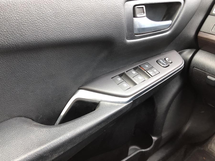 2016 Toyota Camry 4dr Sedan Auto LE, available for sale in Waterbury, Connecticut | National Auto Brokers, Inc.. Waterbury, Connecticut 2016 Toyota Camry 4dr Sedan Auto LE, available for sale in Waterbury, Connecticut | National Auto Brokers, Inc.. Waterbury, Connecticut