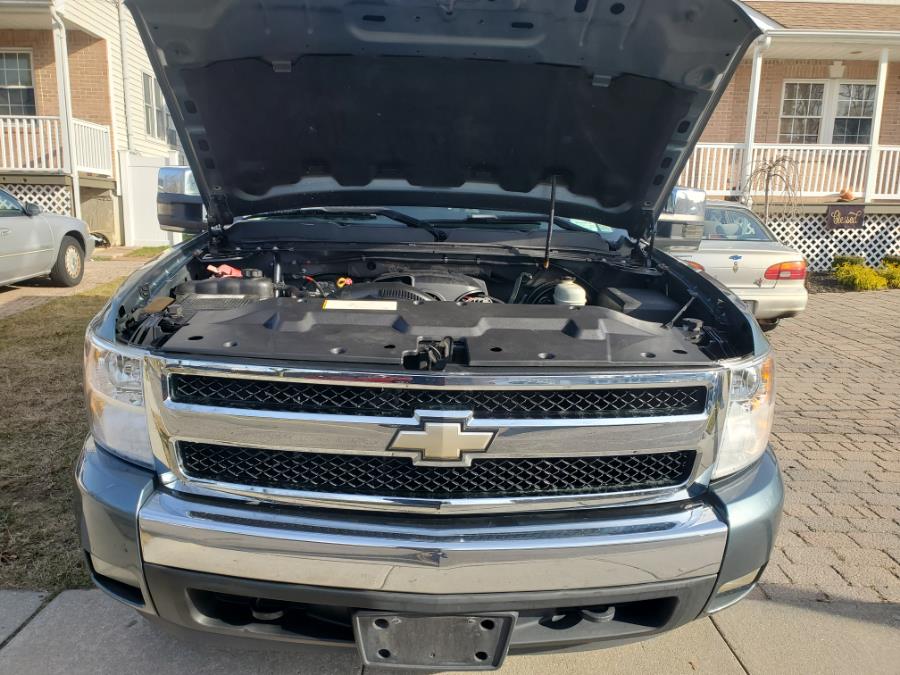 Used Chevrolet Silverado 1500 4WD Ext Cab 134.0" LT w/1LT 2007 | SGM Auto Sales. West Babylon, New York Used Chevrolet Silverado 1500 4WD Ext Cab 134.0" LT w/1LT 2007 | SGM Auto Sales. West Babylon, New York