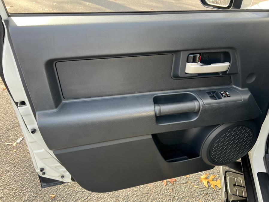 Used Toyota FJ Cruiser RWD 4dr Auto (Natl) 2014 | Mint Auto Sales. Islip, New York Used Toyota FJ Cruiser RWD 4dr Auto (Natl) 2014 | Mint Auto Sales. Islip, New York