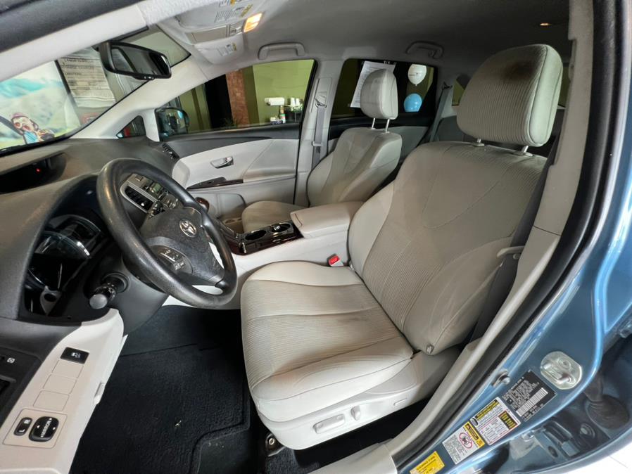 2009 Toyota Venza 4dr Wgn V6 AWD, available for sale in West Hartford, Connecticut | AutoMax. West Hartford, Connecticut 2009 Toyota Venza 4dr Wgn V6 AWD, available for sale in West Hartford, Connecticut | AutoMax. West Hartford, Connecticut
