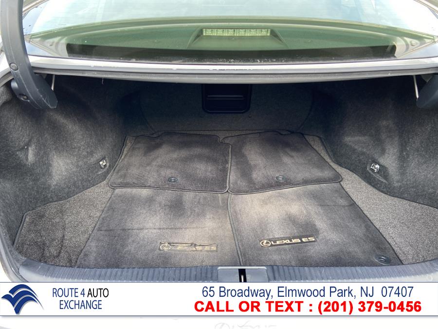 Used Lexus ES 350 4dr Sdn 2015 | Route 4 Auto Exchange. Elmwood Park, New Jersey Used Lexus ES 350 4dr Sdn 2015 | Route 4 Auto Exchange. Elmwood Park, New Jersey