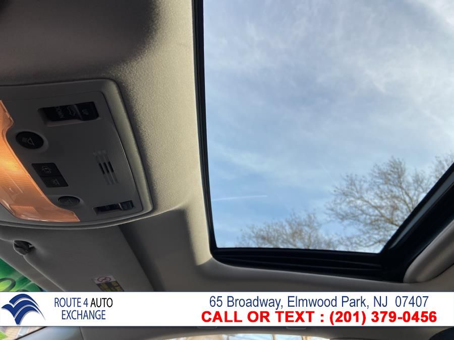 Used Lexus ES 350 4dr Sdn 2015 | Route 4 Auto Exchange. Elmwood Park, New Jersey Used Lexus ES 350 4dr Sdn 2015 | Route 4 Auto Exchange. Elmwood Park, New Jersey