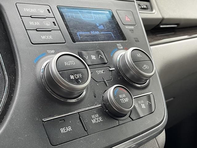 Used Toyota Sienna XLE 2016 | Blasius Federal Road. Brookfield, Connecticut Used Toyota Sienna XLE 2016 | Blasius Federal Road. Brookfield, Connecticut