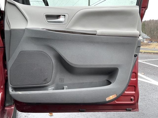 Used Toyota Sienna XLE 2016 | Blasius Federal Road. Brookfield, Connecticut Used Toyota Sienna XLE 2016 | Blasius Federal Road. Brookfield, Connecticut