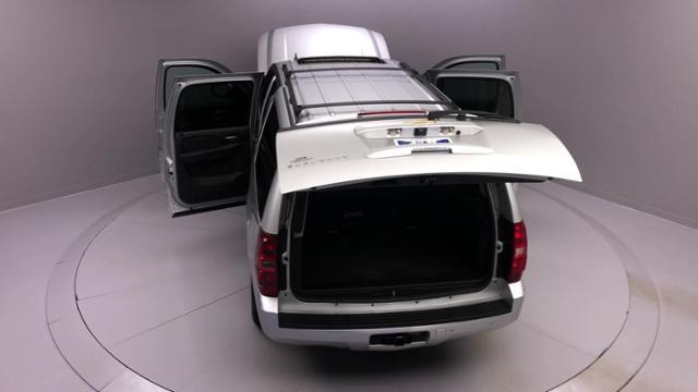 2013 Chevrolet Suburban 4WD 4dr 1500 LT, available for sale in Naugatuck, Connecticut | J&M Automotive Sls&Svc LLC. Naugatuck, Connecticut 2013 Chevrolet Suburban 4WD 4dr 1500 LT, available for sale in Naugatuck, Connecticut | J&M Automotive Sls&Svc LLC. Naugatuck, Connecticut