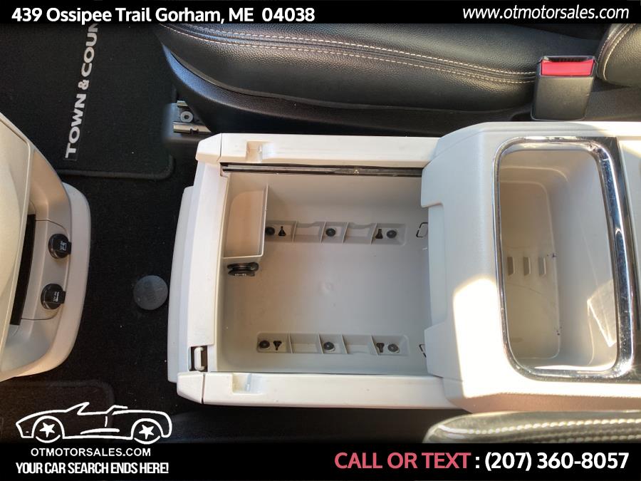 Used Chrysler Town & Country 4dr Wgn Touring 2013 | Ossipee Trail Motor Sales. Gorham, Maine Used Chrysler Town & Country 4dr Wgn Touring 2013 | Ossipee Trail Motor Sales. Gorham, Maine