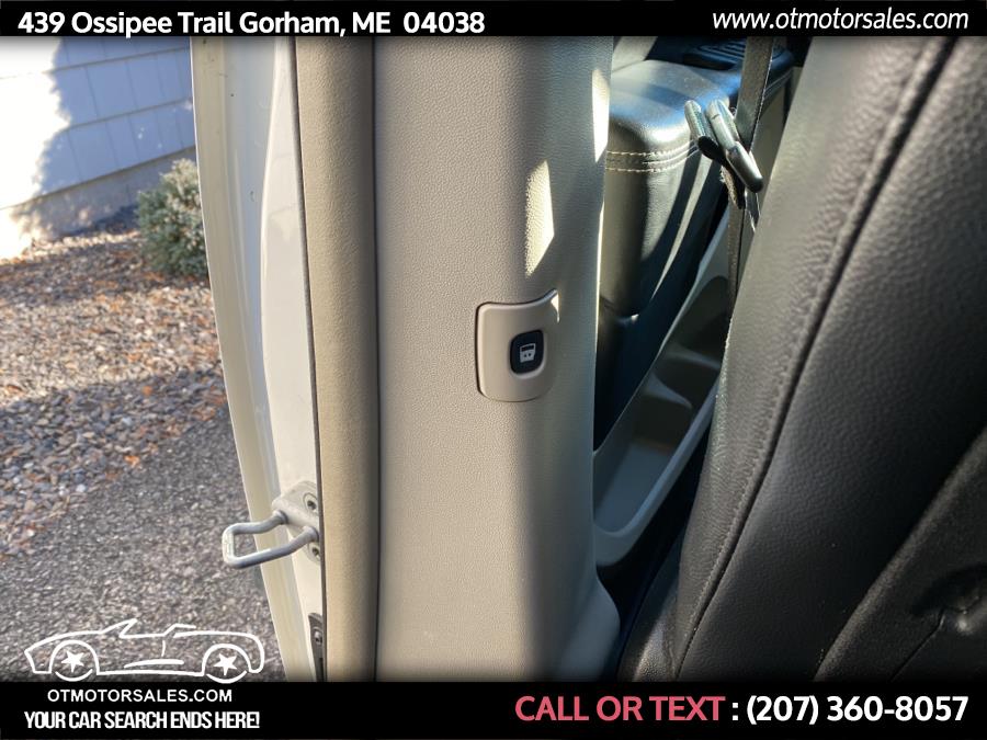 Used Chrysler Town & Country 4dr Wgn Touring 2013 | Ossipee Trail Motor Sales. Gorham, Maine Used Chrysler Town & Country 4dr Wgn Touring 2013 | Ossipee Trail Motor Sales. Gorham, Maine