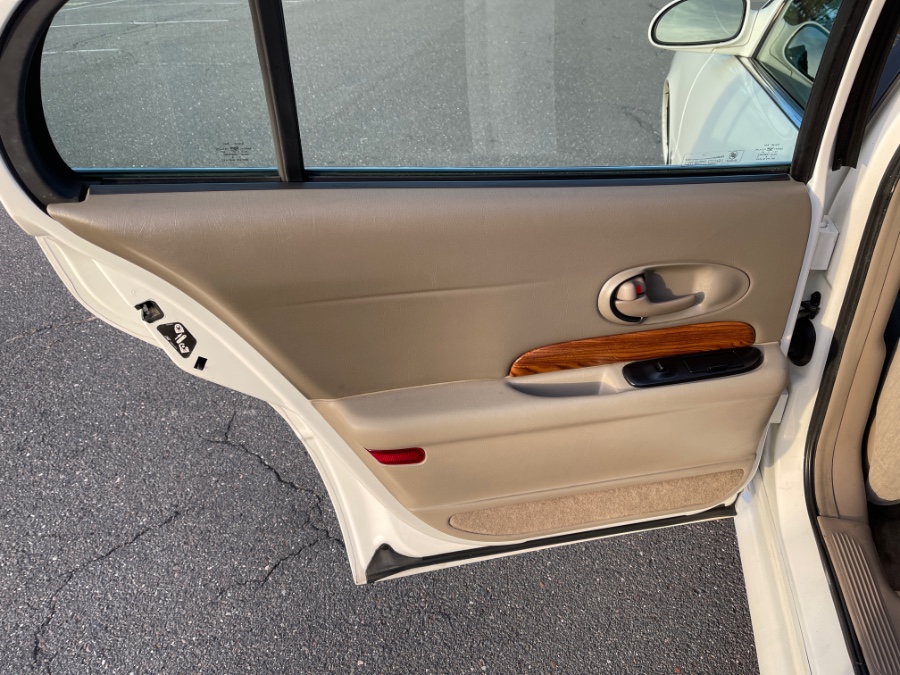 Used Buick LeSabre 4dr Sdn Custom 2003 | Farmington Auto Park LLC. Plainville, Connecticut Used Buick LeSabre 4dr Sdn Custom 2003 | Farmington Auto Park LLC. Plainville, Connecticut