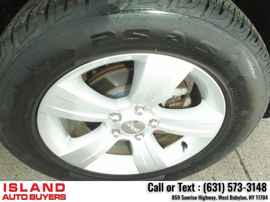 Used Jeep Compass Latitude 4x4 4dr SUV 2015 | Island Auto Buyers. West Babylon, New York Used Jeep Compass Latitude 4x4 4dr SUV 2015 | Island Auto Buyers. West Babylon, New York