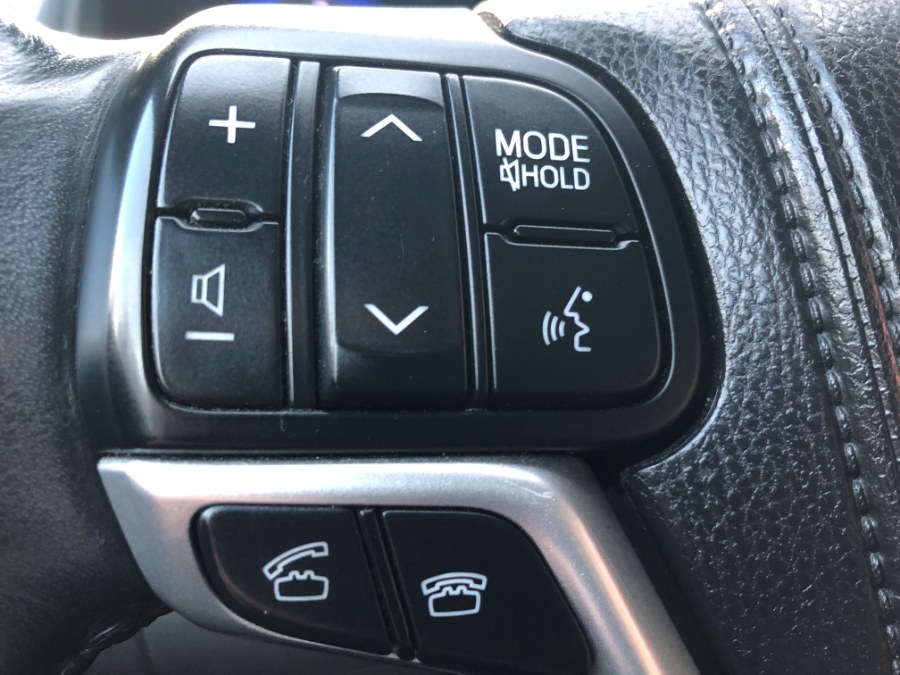 Used Toyota Highlander AWD 4dr V6 Limited (Natl) 2014 | Bristol Auto Center LLC. Bristol, Connecticut Used Toyota Highlander AWD 4dr V6 Limited (Natl) 2014 | Bristol Auto Center LLC. Bristol, Connecticut