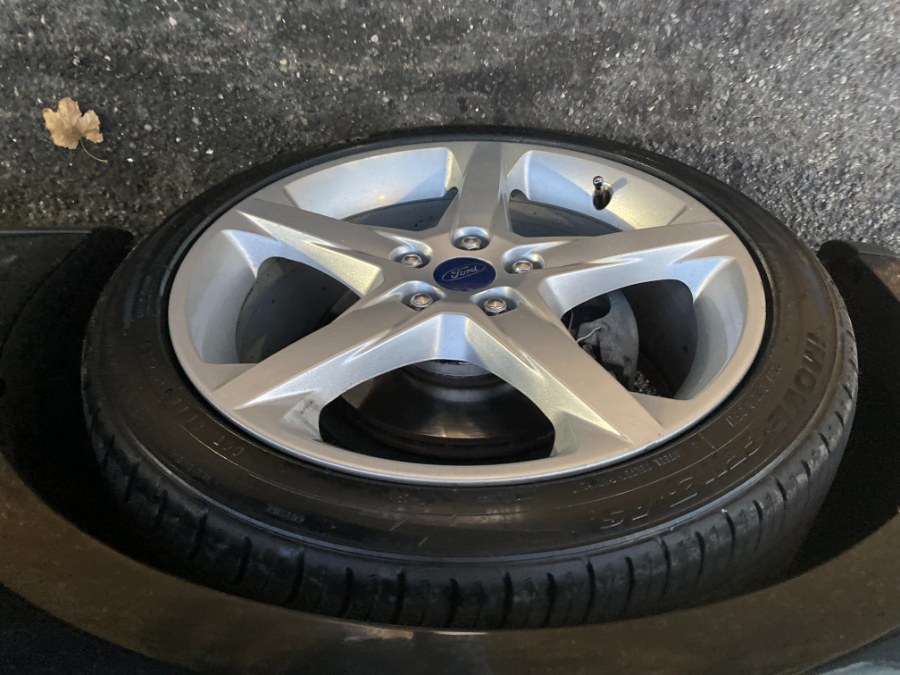 Used Ford Focus 4dr Sdn Titanium 2013 | Middle Village Motors . Middle Village, New York Used Ford Focus 4dr Sdn Titanium 2013 | Middle Village Motors . Middle Village, New York