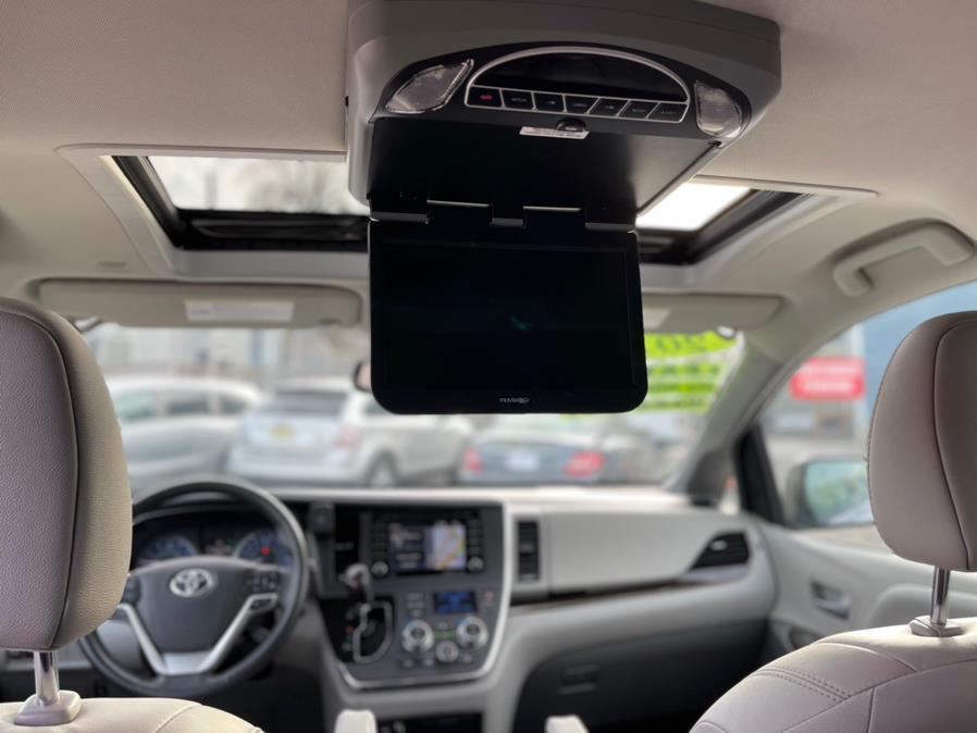 Used Toyota Sienna XLE Auto Access Seat FWD 7-Passenger (Natl) 2019 | Auto Haus of Irvington Corp. Irvington , New Jersey