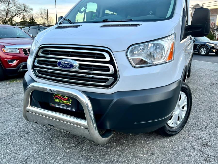Used Ford Transit Wagon T-350 148" Low Roof XLT Sliding RH Dr 2015 | Easy Credit of Jersey. South Hackensack, New Jersey