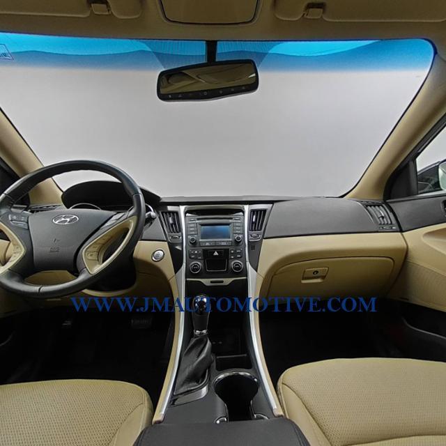 2014 Hyundai Sonata 4dr Sdn 2.4L Auto Limited, available for sale in Naugatuck, Connecticut | J&M Automotive Sls&Svc LLC. Naugatuck, Connecticut 2014 Hyundai Sonata 4dr Sdn 2.4L Auto Limited, available for sale in Naugatuck, Connecticut | J&M Automotive Sls&Svc LLC. Naugatuck, Connecticut