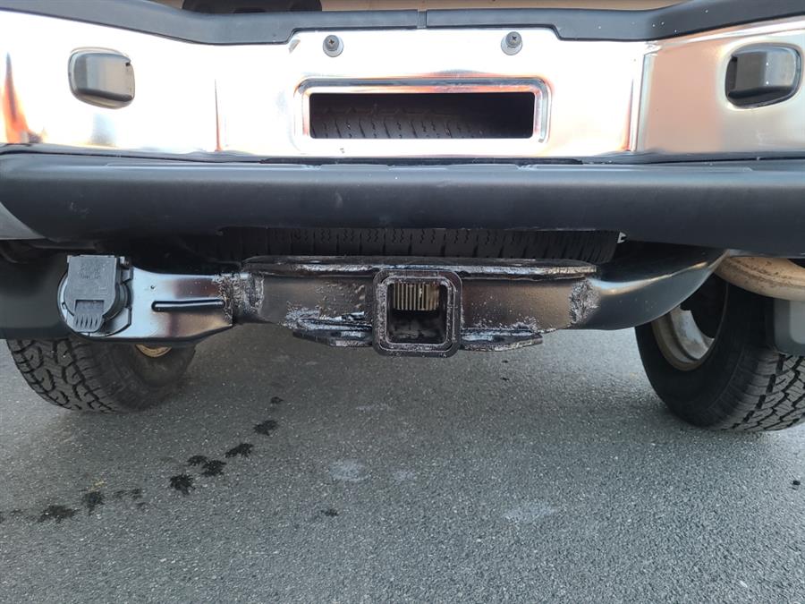 2012 Nissan Titan 4WD Crew Cab SV, available for sale in Waterbury, Connecticut | National Auto Brokers, Inc.. Waterbury, Connecticut 2012 Nissan Titan 4WD Crew Cab SV, available for sale in Waterbury, Connecticut | National Auto Brokers, Inc.. Waterbury, Connecticut