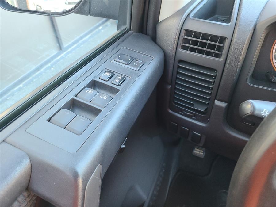 2012 Nissan Titan 4WD Crew Cab SV, available for sale in Waterbury, Connecticut | National Auto Brokers, Inc.. Waterbury, Connecticut 2012 Nissan Titan 4WD Crew Cab SV, available for sale in Waterbury, Connecticut | National Auto Brokers, Inc.. Waterbury, Connecticut