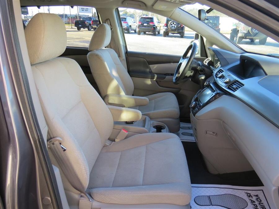 Used Honda Odyssey SE 4dr Mini Van 2016 | Lake City Exports Inc. Auburn, Maine Used Honda Odyssey SE 4dr Mini Van 2016 | Lake City Exports Inc. Auburn, Maine