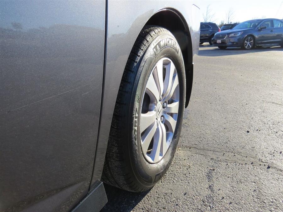 Used Honda Odyssey SE 4dr Mini Van 2016 | Lake City Exports Inc. Auburn, Maine Used Honda Odyssey SE 4dr Mini Van 2016 | Lake City Exports Inc. Auburn, Maine