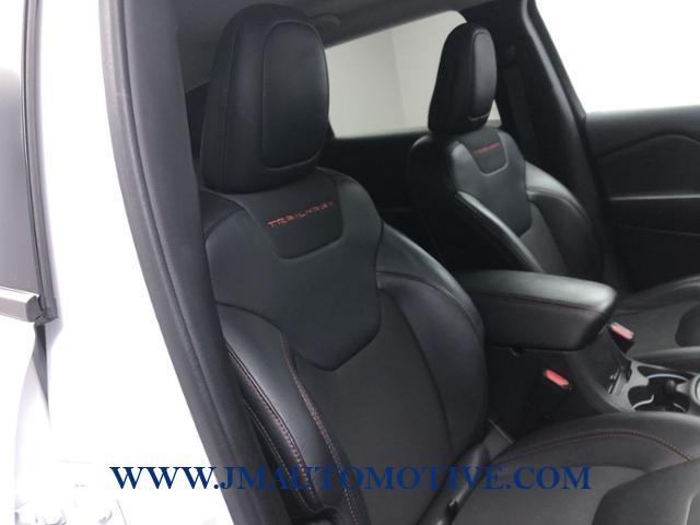 2015 Jeep Cherokee 4WD 4dr Trailhawk, available for sale in Naugatuck, Connecticut | J&M Automotive Sls&Svc LLC. Naugatuck, Connecticut 2015 Jeep Cherokee 4WD 4dr Trailhawk, available for sale in Naugatuck, Connecticut | J&M Automotive Sls&Svc LLC. Naugatuck, Connecticut